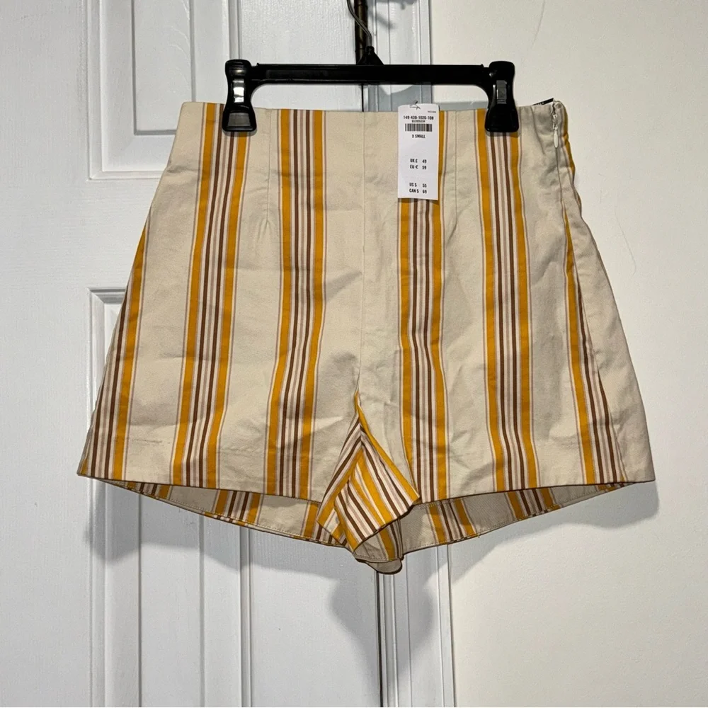 Abercrombie and Fitch yellow beige striped cotton high rise shorts XS NWT